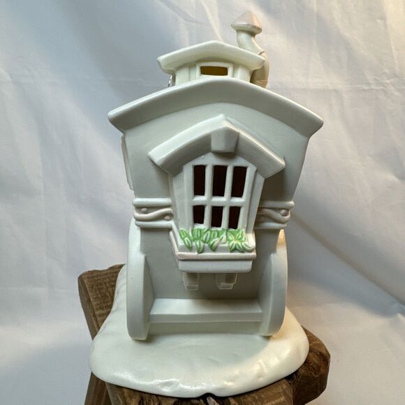 DEPT 56 Vintage‎ White Carriage House Night Light 1995 Nightlight Easter Spring - Picture 7 of 15